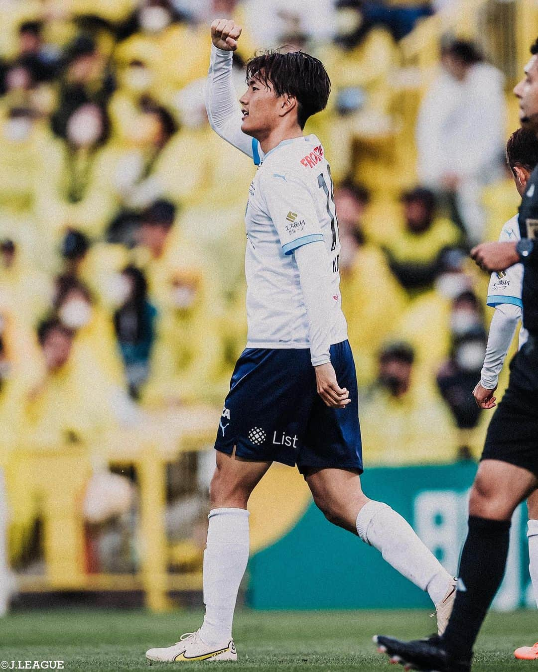 Ｊリーグさんのインスタグラム写真 - (ＪリーグInstagram)「📸𝐉.𝐋𝐄𝐀𝐆𝐔𝐄 𝐏𝐡𝐨𝐭𝐨𝐠𝐫𝐚𝐩𝐡⚽  ∼明治安田生命J１リーグ第13節∼ Ｊリーグ30周年記念マッチ の様子をお届け‼️ ナイスゴール、ナイスシーンが盛りだくさんです✨  #鹿島アントラーズ #鈴木優磨 #ヴィッセル神戸 #武藤嘉紀 #横浜FC #小川航基 #FC東京 #安部柊斗 #北海道コンサドーレ札幌 #スパチョーク #セレッソ大阪 #加藤陸次樹 #アルビレックス新潟 #三戸舜介 #アビスパ福岡 #前寛之 #サガン鳥栖 #本田風智 #浦和レッズ #大久保智明  #Jリーグ #jleague #サッカー #soccer #football #J30」5月15日 16時54分 - jleaguejp