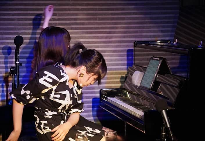 原田ありささんのインスタグラム写真 - (原田ありさInstagram)「かっこよ〜〜〜  @rhythmtrick  #live #pianoduo」5月15日 22時25分 - arisaharadapf