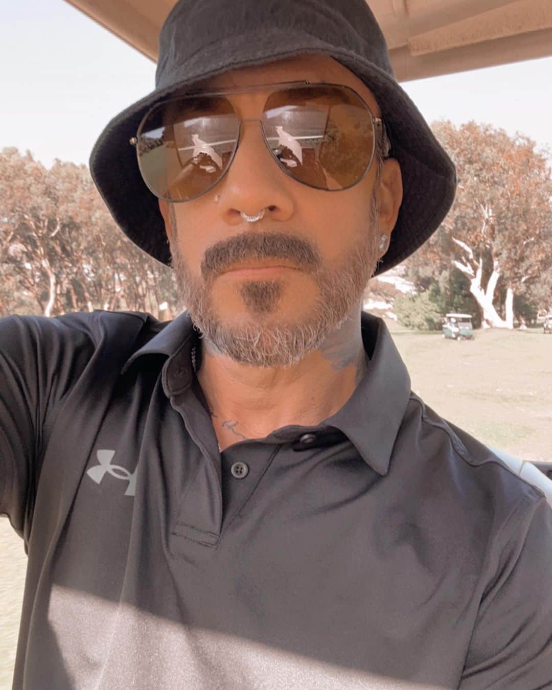 A.J.さんのインスタグラム写真 - (A.J.Instagram)「When I’m South Africa you know I gots to play golf. Also made a new friend. Last pic is up for interpretation lol?!? Good to be back in South Africa!!」5月15日 22時27分 - aj_mclean