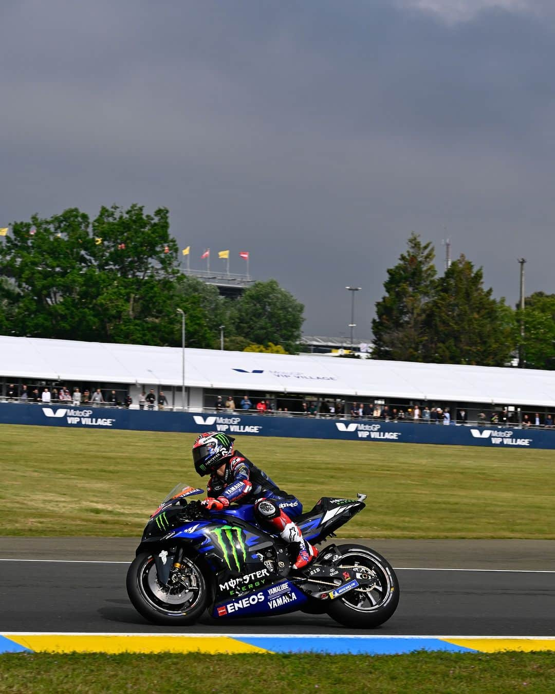 MotoGPさんのインスタグラム写真 - (MotoGPInstagram)「You can tell our #MotoGPVIPVillage guests had a blast at the #FrenchGP 🇫🇷! 🤩  #GP1000 #MotoGP #Motorsport #Motorcycle #Racing #VIPVillage」5月15日 22時31分 - motogp