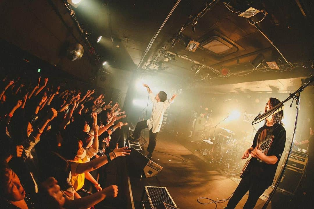 THE BACK HORNさんのインスタグラム写真 - (THE BACK HORNInstagram)「・ ［LIVE PHOTO］ 2023.5.13 sat MiMiNOKOROCK FES JAPAN in 吉祥寺 2023 at 吉祥寺CLUB SEATA 📸@t_s_p_1988 ------------------- ▶︎NEXT LIVE 2023.5.26 fri ムジークフェストなら 2023 × FM802 「Chillin'Sunday」 SPECIAL TALK & LIVE ※山田・菅波出演 at 奈良県コンベンションセンター内天平ホール  #THEBACKHORN  #バックホーン #バクホン #LIVEPHOTO」5月15日 17時09分 - thebackhorn