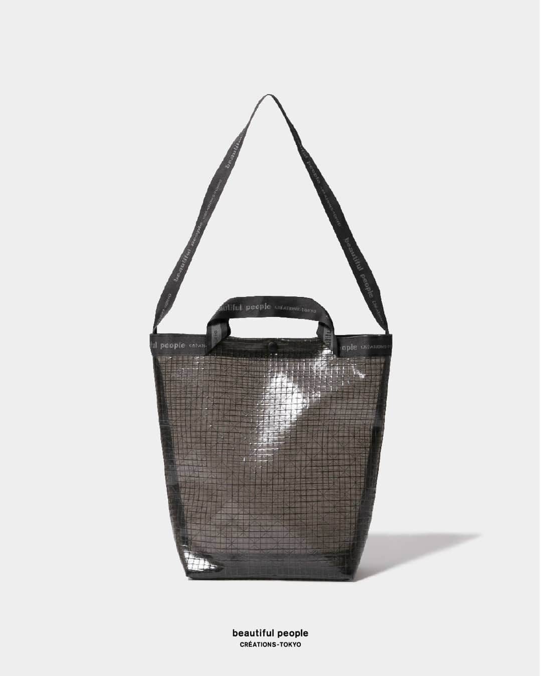 のインスタグラム：「#preorder⁠ Vinyl logo tape Bag / CLEAR BLACK color⁠ ⁠ 定番のビニールサコッシュとショルダーバッグに新色が登場。重厚感のあるblackカラーも柔らかい透け感で夏らしい面持ちに。⁠ ⁠ オンラインストアにて先行予約受付中。⁠ 5月末より直営各店にて発売予定。⁠ ⁠ □ plaid vinyl logo tape sacoche bag⁠ □ plaid vinyl logo tape shoulder bag⁠ ⁠ ___⁠ ⁠ ■Online store⁠ www.beautiful-people.jp⁠ ⁠ ■Global Online store⁠ www.beautiful-people-creations-tokyo.com⁠ ⁠ ___⁠ ⁠ #beautifulpeople⁠⁠⁠ #ビューティフルピープル⁠⁠⁠ #定番 #standard⁠ #ユニセックス ⁠#unisex ⁠ #newcolor #BLACK⁠ #bag #totebag #shoulderbag ⁠ #サコッシュ#ビニールバッグ⁠ #予約 #人気商品」