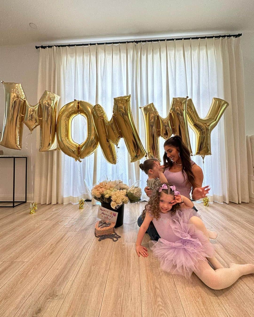 メリッサ・モリナロのインスタグラム：「I waited so long for this and all I can say...It's the best chapter yet! A lifetime of happiness and the sweetest love EVER! I wish they could stay like this forever🥹Happy Mothers Day💐God timing is always on time!」