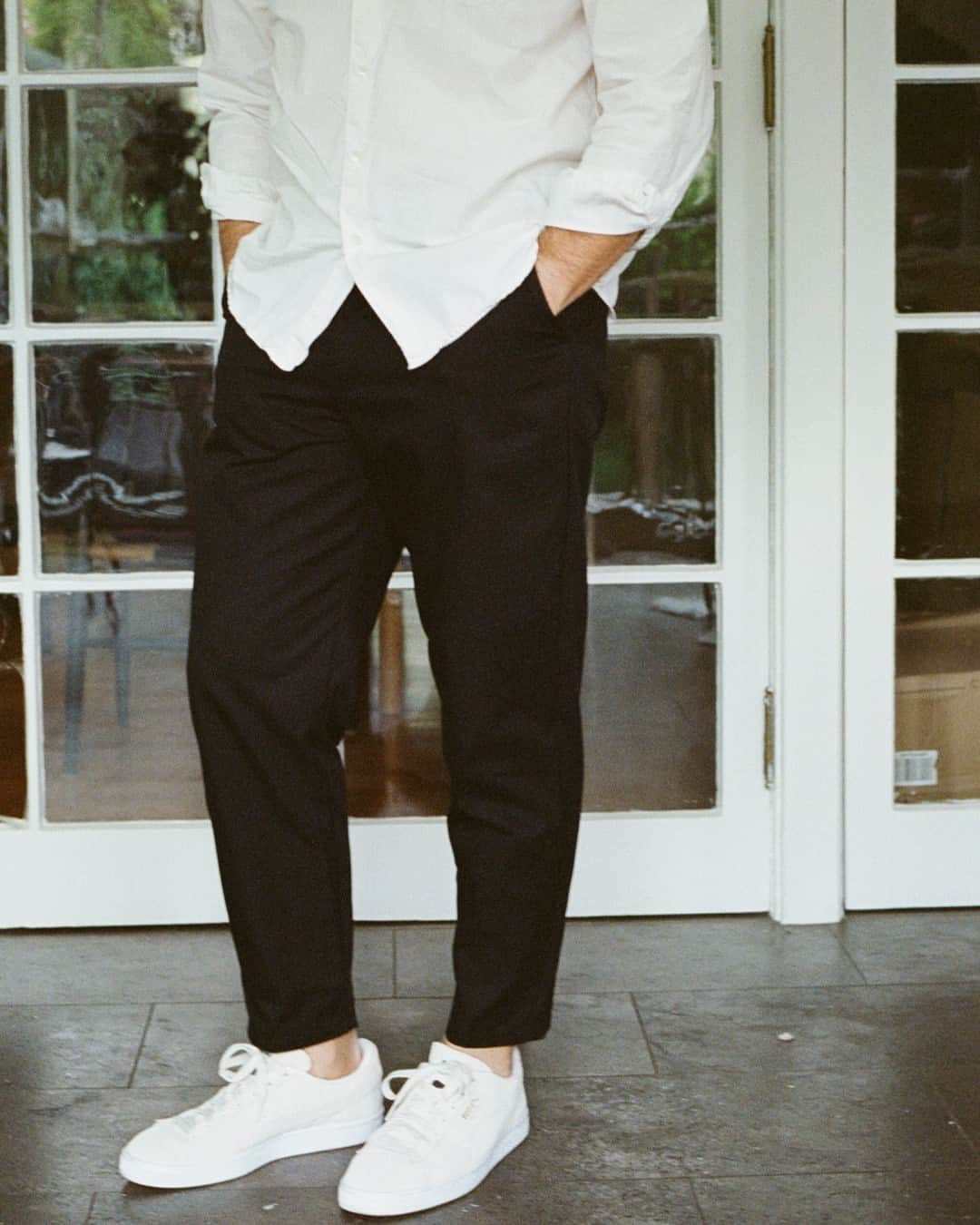 スティーブンアランのインスタグラム：「Introducing The Danver Lightweight featuring a year round lighter weight organic cotton and recycled poly blend.  Made to be worn and washed, this functional fabric is quick drying, light,  doesn’t shrink and doesn’t wrinkle.」