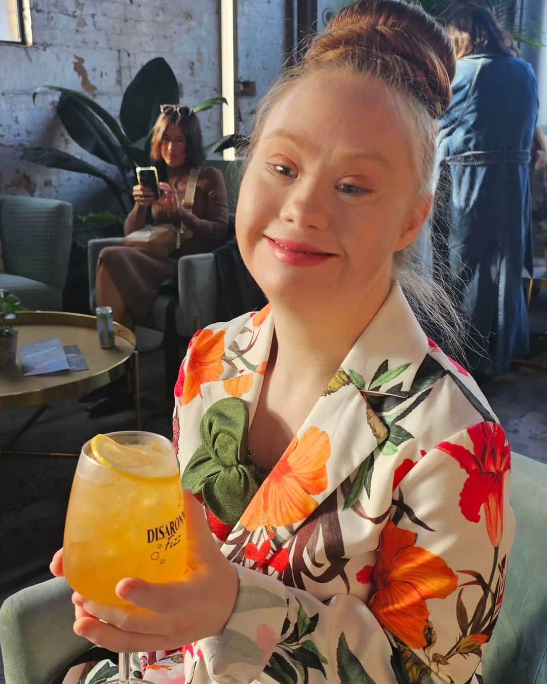 マデリン・スチュアートのインスタグラム：「Great day at Sydney fashion week today, lots of fun. #inclusion #diversity #fashion #lgaafw #model #asd #downsyndrome #imgtalent」