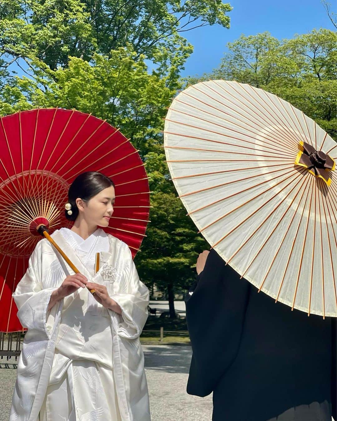 山本菜月のインスタグラム：「⁡ ⁡ ⁡ ⁡ ┈┈┈┈┈┈┈┈┈┈┈••✼ 　　　　\ ご報告 / ふたりぐらしになります💍 ┈┈┈┈┈┈┈┈┈┈┈••✼ ⁡ ⁡ ⁡ こんにちは！ なつき @zubora_meshi_ です☺︎ ⁡ いつもご覧くださり ありがとうございます☺️❤️ ⁡ 皆さんからのメッセージが レシピ配信の励みになっています😌 ⁡ ⁡ 突然ですが、 今日は皆さんにご報告があります！ ⁡ お料理の投稿ではないことを お許しください...🙇‍♂️ ⁡ ⁡ ⁡ 実は、かねてより お付き合いしていた彼と入籍し "ひとりぐらし"から "ふたりぐらし"になりました👫✨ ⁡ 学生の頃からのお付き合いなので 新婚感はないのですが😂  これからは彼の身体のことも考え 働きながらでも簡単に作れて より美味しく、栄養のあるごはんの レシピ開発に励んでいきます😌 ⁡ フォローしてくださっている皆さんの お力にもなれるよう これまで通り、単品レシピの配信はもちろん 献立形式の投稿もしていけたら と、思っています✨ ⁡ 突然ではございましたが、今後とも @zubora_meshi_ をよろしくお願いします☺️💗 ⁡ 新婚さん、先輩奥様、仲良くしてください🥰🥰 ⁡ ⁡ natsuki ⁡ ⁡ ⁡」