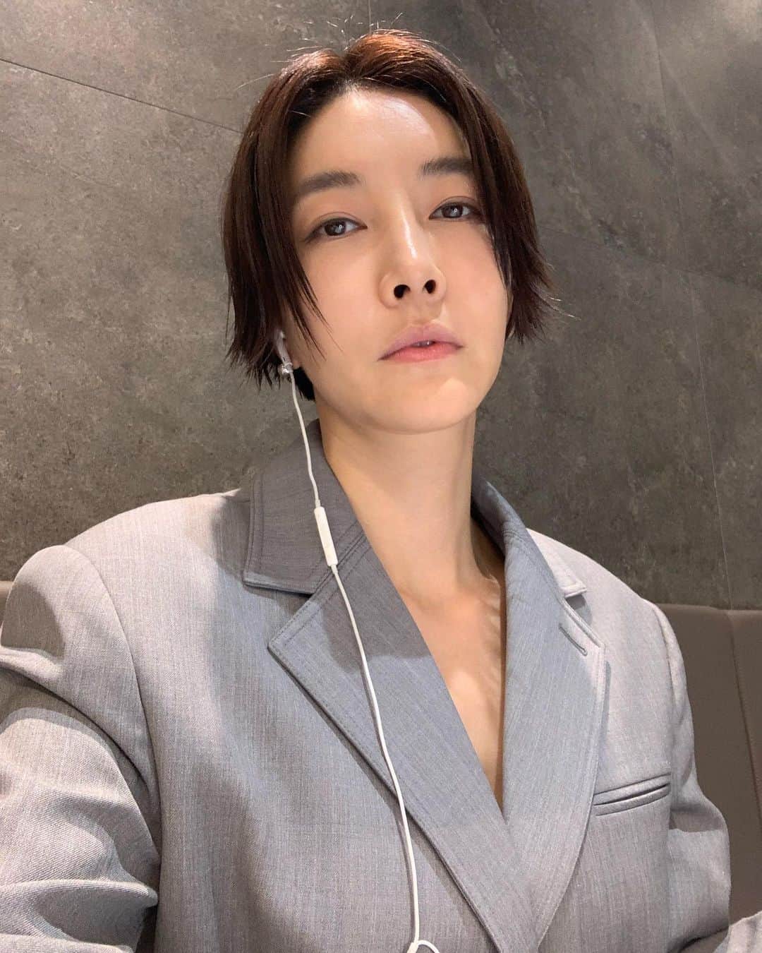 チン・ソヨンのインスタグラム：「#촬영중🎬」