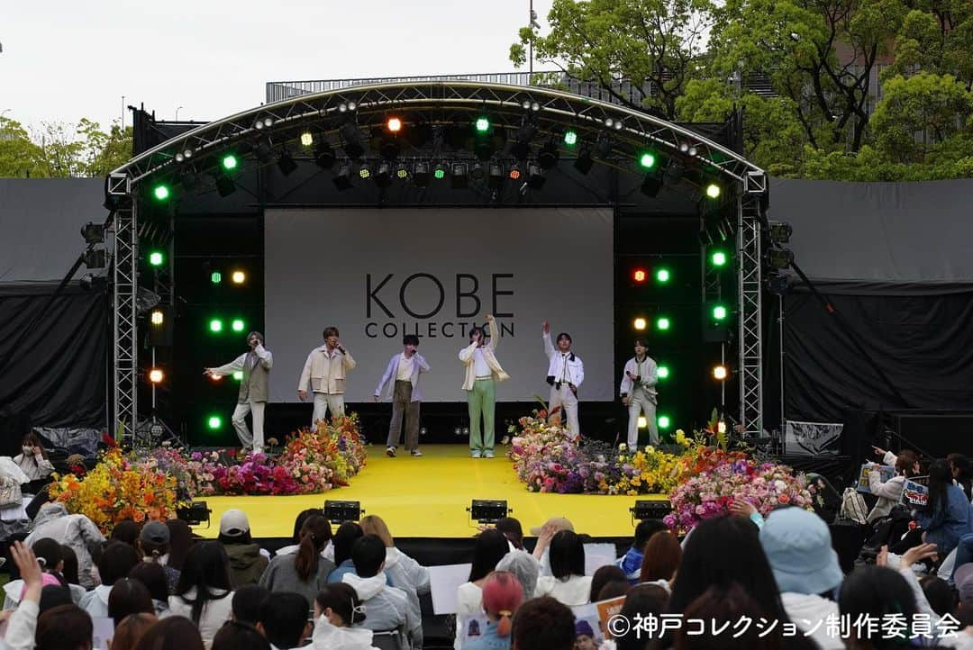 神戸コレクションさんのインスタグラム写真 - (神戸コレクションInstagram)「Memories of KOBE COLLECTION🎥  2023.04.15 KOBE COLLECTION 2023  ♢ ARTIST：#lilleague @lil_league_official   💐公式LINEでも情報発信中 【KOBE COLLECTION】で検索  🌿Official Media #KobeCityCruiseWeeks  #神戸コレクション #神コレ #ファッション #春コーデ #夏コーデ #神戸 #神戸観光 #オシャレ #お花 #花きな人と繋がりたい #kobecollection #kobecitycruiseweeks #bloomthecity #kobe #fashion #ootd #lookbook」5月15日 18時02分 - kobe_collection