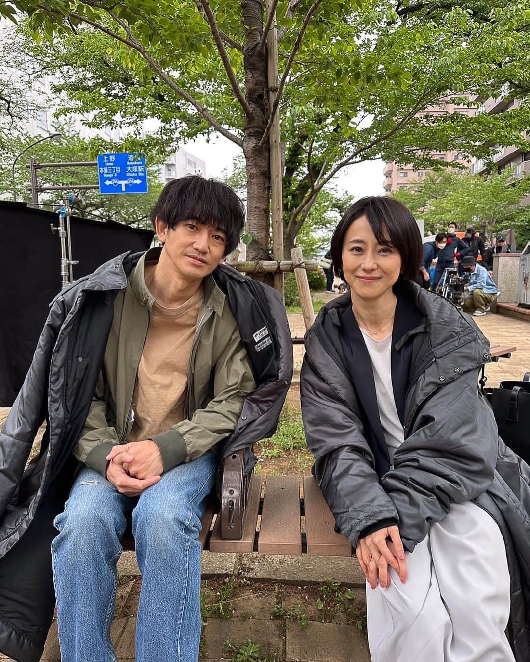 あなたがしてくれなくてものインスタグラム：「． 🫧オフショットをお届け🫧  ５話の現場から 陽一と姉・麻美の姉弟ショットを📸 麻美役は #紺野まひる さんでした✨  #あなたがしてくれなくても #永山瑛太  📣 ５話の #TVer 見逃し無料配信は 　　次回放送の5/18（木）まで！ 　　まだの方ももう一度見たい方も 　　お見逃しなく👀✨ 📺１〜３話も変わらず無料配信中 　　プロフィール欄のリンクからチェック！」