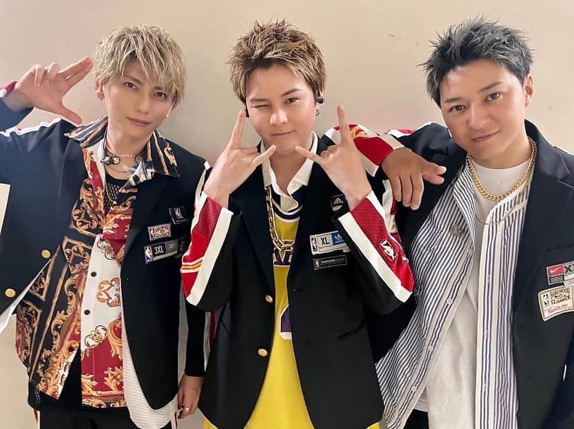 古屋敬多さんのインスタグラム写真 - (古屋敬多Instagram)「「#さよなら中野サンプラザ音楽祭」ご来場、応援ありがとうございました！ 僕たちにとって特別な場所である中野サンプラザのラストを飾る音楽祭で、Leadも単独でLIVEをさせてもらえたことに心から感謝いたします。 1stの、2ndの3rdの…1曲1曲やるたびにその時の、10代20代の頃に戻ったような感覚になり、LeadとLeadersが紡いできた歴史がいくらでも蘇ってきて、込み上げるものがありました。 想いを詰め込んだ今回の公演をみんなが楽しんでくれるかが当日までずっと心配で仕方なかったですが、ステージに立ったらそんな心配は吹き飛んでいきました。みんなと思いが同じなんだと伝わってきてすごく嬉しかったです！  これまで沢山お世話になってきた中野サンプラザは今回でラストですが、何年か後にリニューアルした中野サンプラザにも帰ってくるつもりです。そう出来るよう頑張ります。なので、あくまでもしばしのお別れ。 お互い大きくなってまた会えることを祈って！本当にありがとうございました！」5月15日 17時57分 - lead_keita