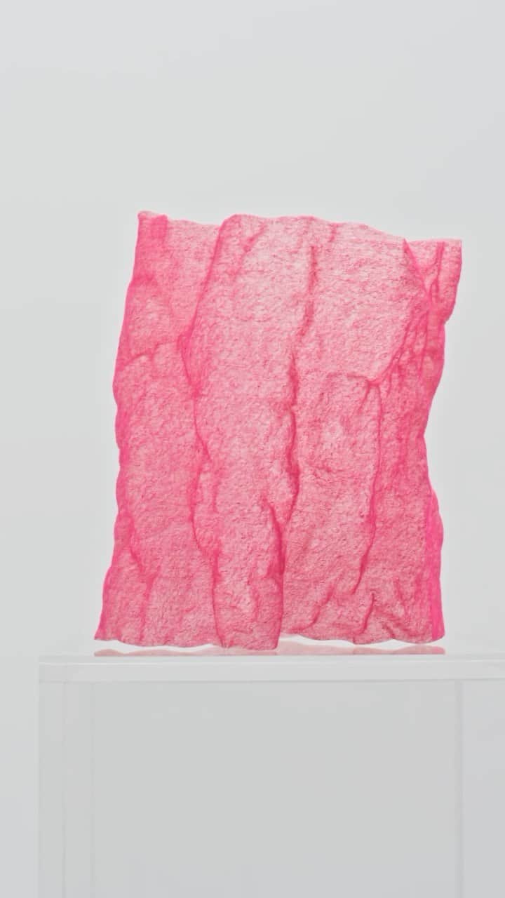のインスタグラム：「LOEWE FOUNDATION Craft Prize 2023  Winner announced 16 May.  All finalist works will be on display as part of the Craft Prize exhibition in Isamu Noguchi’s Studio at The Noguchi Museum, New York from 17 May until 18 June 2023.  #LOEWEcraftprize #LOEWEfoundation」