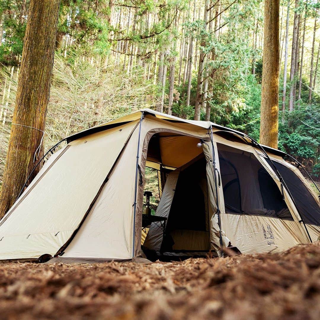 キャンプ情報サイト［ランタン］さんのインスタグラム写真 - (キャンプ情報サイト［ランタン］Instagram)「CAMP SMILE STYLE ／ キャンプサイトのアクセントは自作ランタンポール。 個性を出して自分だけの空間を作る ＼ いろんなキャンパーのキャンプスタイルを現地取材と一般キャンパーからの投稿で数多く掲載してます。 . . 詳しくは @lantern.camp webサイトをご覧ください . . #camp #camping #camplife #outdoor #travel #trip #lantern_smile #キャンプ #キャンプ用品 #アウトドア #テント #自然 #旅行 #キャンプ初心者 #キャンプ好きな人と繋がりたい #アウトドア好きな人と繋がりたい #camper #外遊び #キャンプスタイル #かぶとの森テラス #デュオキャンプ #デュオキャン #DIY #CHUMS #チャムス #ホットサンドクッカー #DOD #ディーオーディー #ogawa #オガワキャンパル」5月15日 18時00分 - lantern.camp