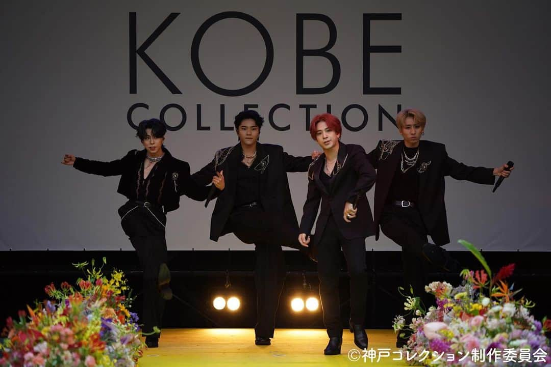 神戸コレクションのインスタグラム：「Memories of KOBE COLLECTION🎥  2023.04.15 KOBE COLLECTION 2023  ♢ ARTIST：#owv @owv_official   💐公式LINEでも情報発信中 【KOBE COLLECTION】で検索  🌿Official Media #KobeCityCruiseWeeks  #神戸コレクション #神コレ #ファッション #春コーデ #夏コーデ #神戸 #神戸観光 #オシャレ #お花 #花きな人と繋がりたい #kobecollection #kobecitycruiseweeks #bloomthecity #kobe #fashion #ootd #lookbook」