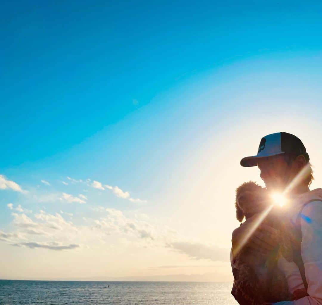 マイケル富岡さんのインスタグラム写真 - (マイケル富岡Instagram)「癒し時間♡ mokoと海sanpo♪ #beautiful #ocean #nature #love #moko #mybaby #mylove #愛犬 #愛犬家 #癒し #癒し時間 #journey #appreciation #shooting #感謝 #マイケル富岡 #タレント #俳優 #撮影 #beach #resort #actor #actorslife #隠れ家 #generalamericanhome #hydrogen #armani」5月15日 18時28分 - michaeltomioka