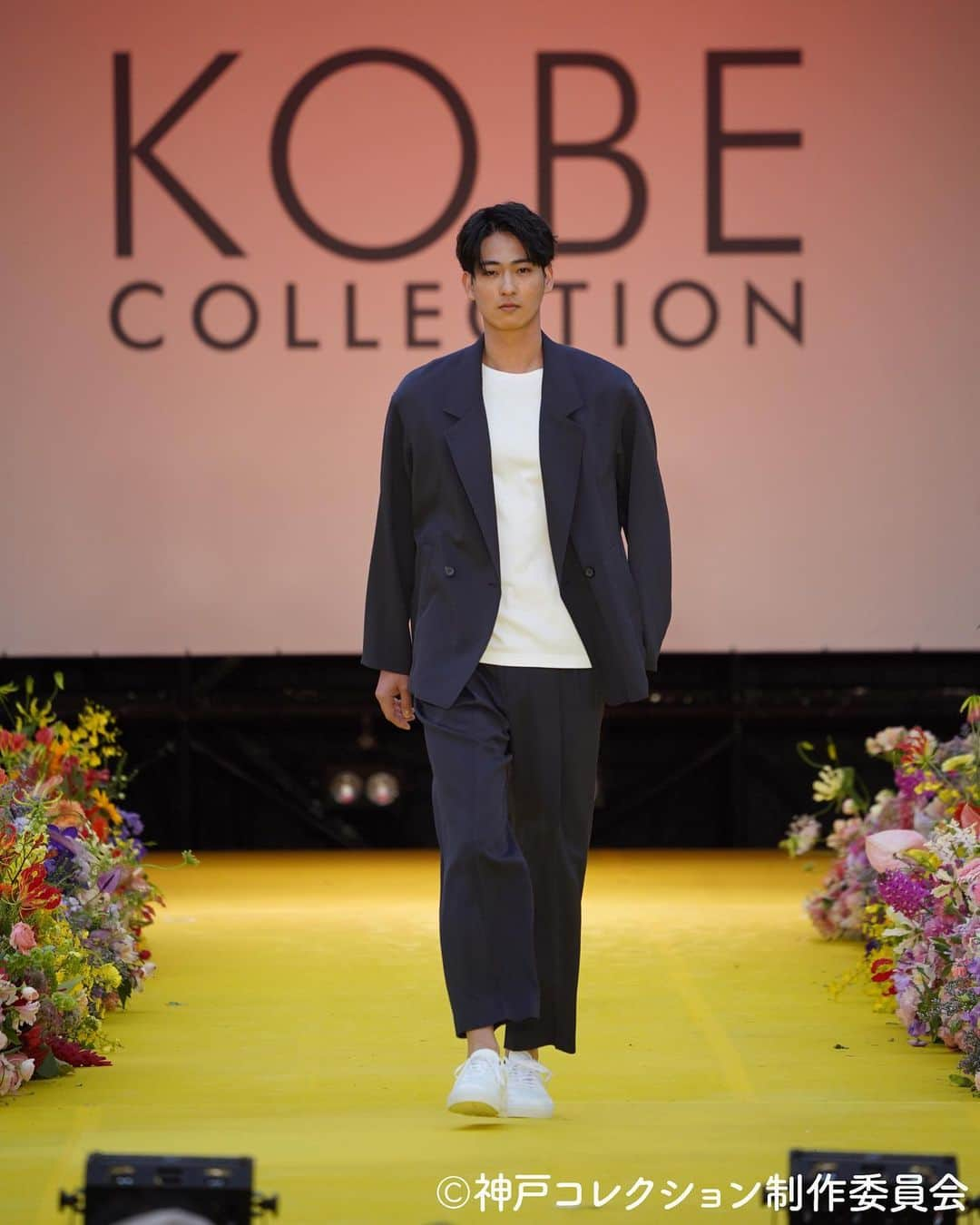 神戸コレクションさんのインスタグラム写真 - (神戸コレクションInstagram)「Memories of KOBE COLLECTION🎥  2023.04.15 KOBE COLLECTION 2023  ♢ SHOES BRAND：#dunloprefined @dunloprefined_official   ♢ MODEL : #憲輝 @toshiki_panpunkun   💐公式LINEでも情報発信中 【KOBE COLLECTION】で検索  🌿Official Media #KobeCityCruiseWeeks  #神戸コレクション #神コレ #ファッション #春コーデ #夏コーデ #神戸 #神戸観光 #オシャレ #お花 #花きな人と繋がりたい #kobecollection #kobecitycruiseweeks #bloomthecity #kobe #fashion #ootd #lookbook」5月15日 18時23分 - kobe_collection