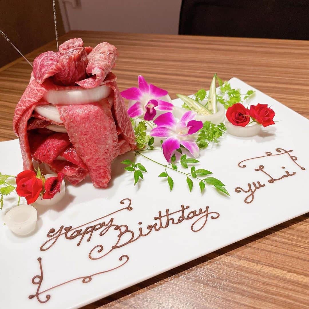 晴山由梨さんのインスタグラム写真 - (晴山由梨Instagram)「普段家では魚を食べることが多いので、 誕生日はお肉をリクエストしました😄🍖  #肉食女子」5月15日 18時27分 - hareyama_yuri