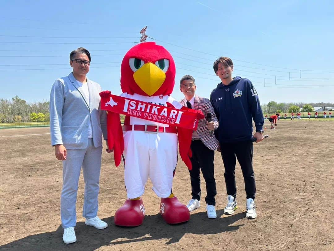 かみじょうたけしのインスタグラム：「ありがとう北海道。 #北海道フロンティアリーグ  #石狩レッドフェニックス #岩ちゃん #牧谷宇佐美 #中村勝 #北海学園札幌  #札幌光星 #柳沼ありがとう」