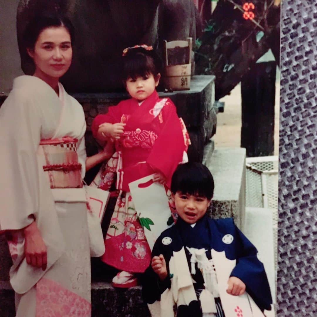 HARUKA MUTOさんのインスタグラム写真 - (HARUKA MUTOInstagram)「Happy Mother's Day💐  母親に感謝し、 我が子にも感謝する日。  大変な事も山ほどあるけど 楽しい時は一緒にバカ笑いして 嬉しい時は一緒に喜んで 叱る時はしっかり伝え、 どんな時も大きな愛情で。  お母さんが私にしてくれたように💐  大切な大切な宝物ちゃん達、 ママにさせてくれてありがと❤️  #mothersday #母の日  #ひまおと姉妹」5月15日 18時29分 - haruka_muto