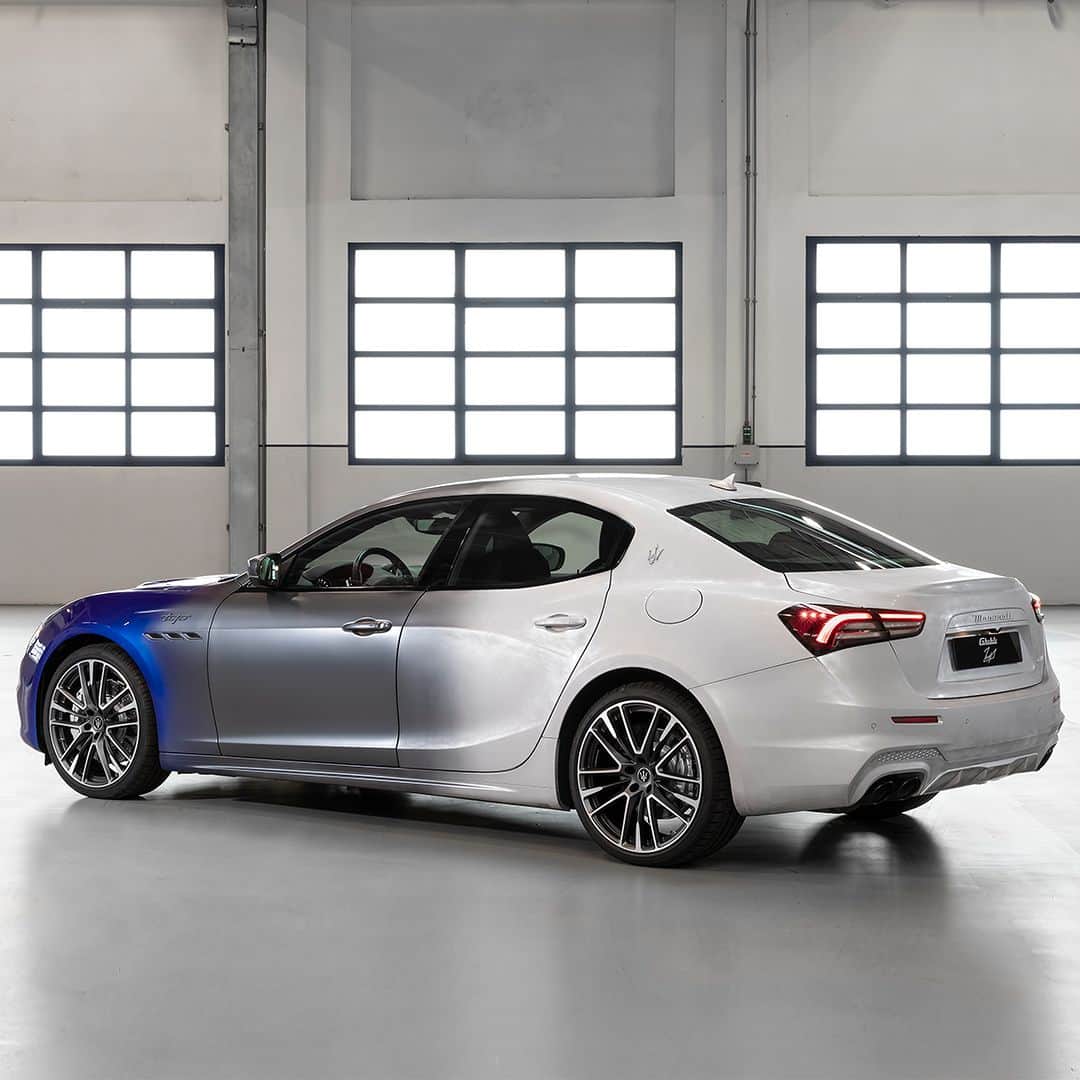 Maserati Japan | マセラティ ジャパンのインスタグラム：「モーターバレーフェスト。 マセラティは、伝統的なV8 エンジンの最後を飾るべく、Zéda 特別エディションを発表。 スワイプして #MaseratiGhibliTrofeo、#MaseratiLevanteTrofeo、#MaseratiQuattroporteTrofeo をご覧ください。そしてトライデントは電動化へと向かいます。  �#Maserati #マセラティ #MaseratiJapan #マセラティジャパン #MotorValleyFest」