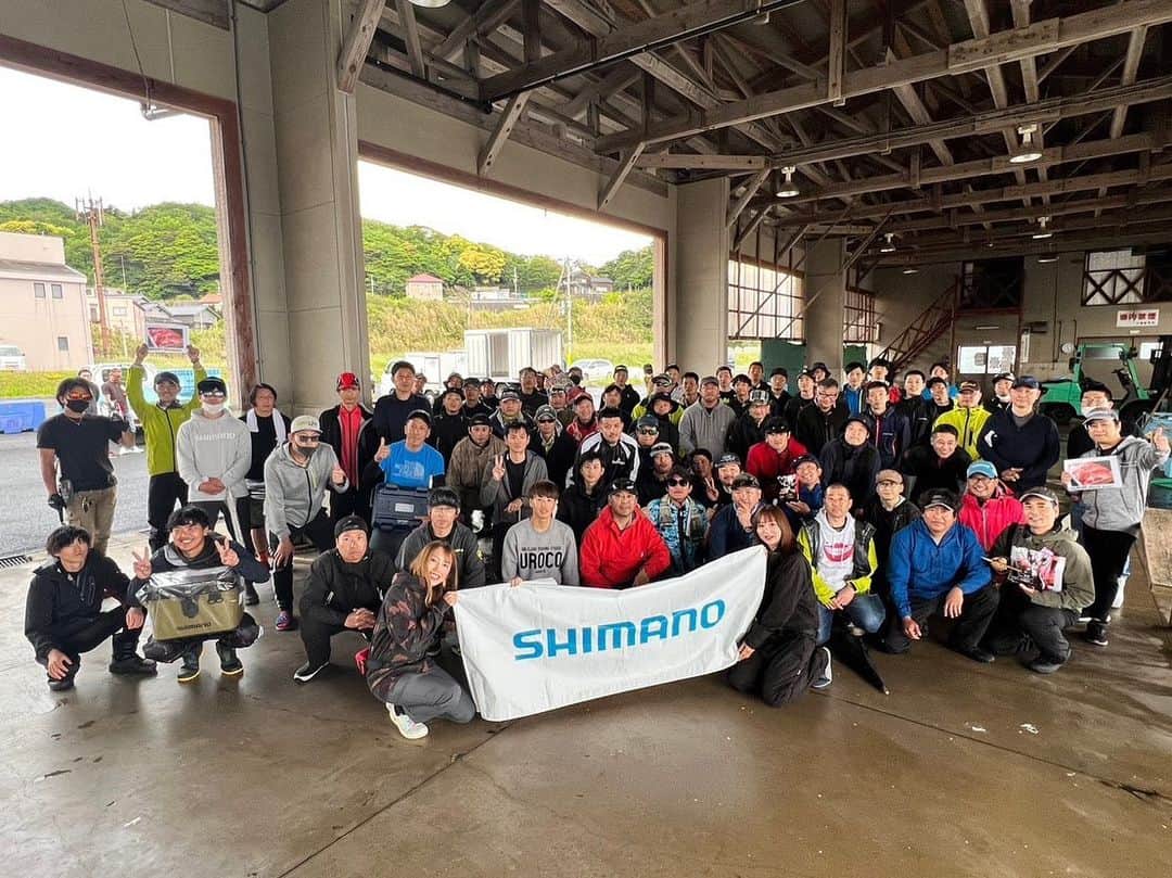 伊賀愛優菜さんのインスタグラム写真 - (伊賀愛優菜Instagram)「･ 昨日は 「2023 SHIMANO  OCEA JIGGING CUPin丹後」でした！ ･ 今回わたしは、カメラマン＆スタッフ🎣 としてブルーウォーターさんに乗船！🌊 ･ 船長さんと、一緒に乗船された方々も とても優しくて面白い方ばかりでした！ ･ 皆さんの真剣に釣りをしている姿を 最後まで見られて幸せでしたっ😊✨️ ･ そして入賞された方々おめでとうございます🏆 ･ また、参加してくださった方々、船長さん、 スタッフの皆さん、ゲストの方々 本当にありがとうございました！🙇‍♂️ ･ #shimano #丹後 #丹後ジャーク #ジギング #oceajiggingcup #釣りガール #大会 #23オシア丹後 #丹後ジギング #鰤 #アルバトロス #アングラーズ #ヴィーナス #オーシャンズ #シーマン #勝丸 #ファルコン #ブルーウォーター #ラスター」5月15日 18時33分 - ayugram_125