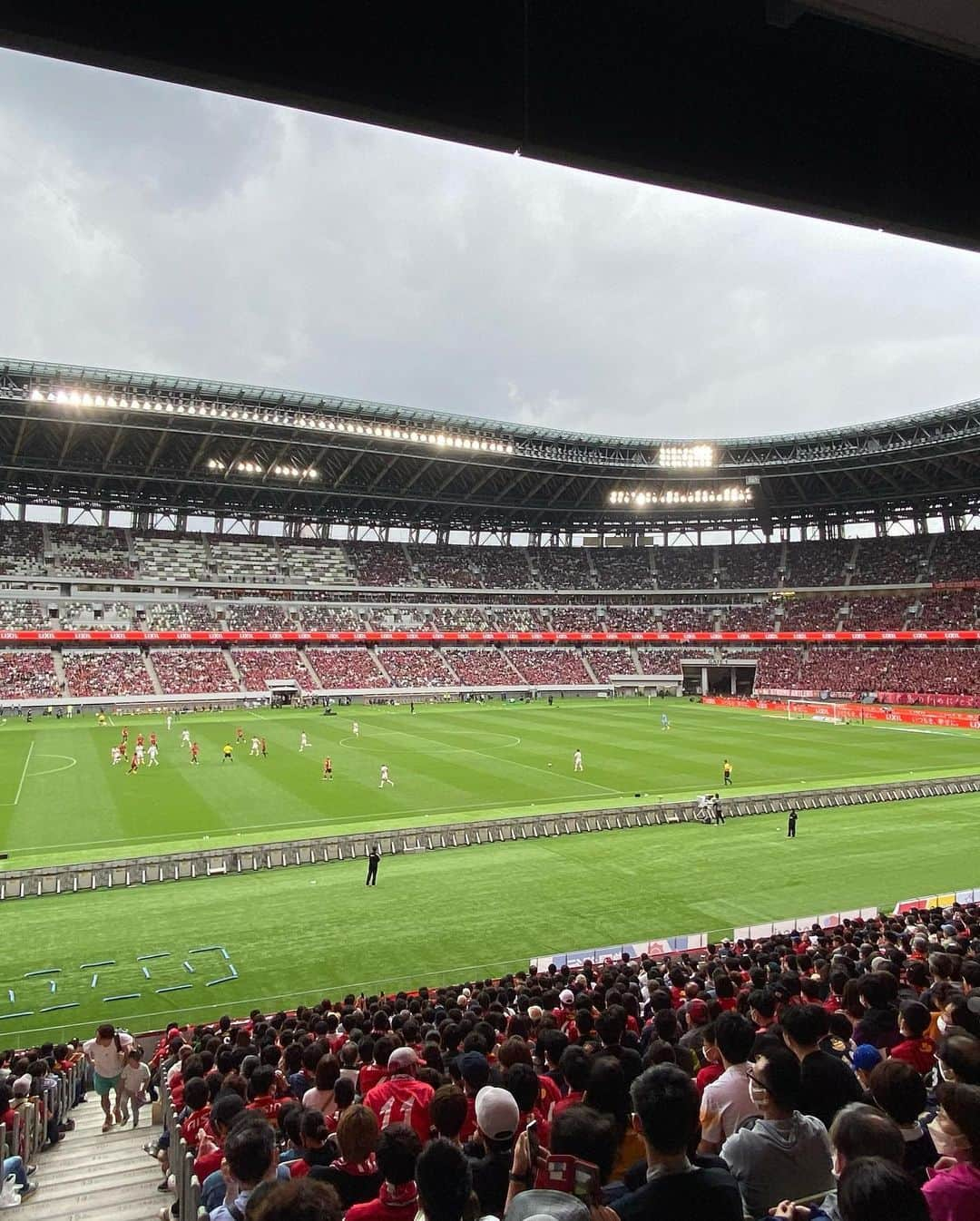 Kamada Sakurakoさんのインスタグラム写真 - (Kamada SakurakoInstagram)「⚽️  だいすきなサッカー観戦へ⚽️ 人生初の国立競技場✨  めちゃくちゃあがった。 エネルギーがすごい  選手、サポーターのみなさん あの一体感 に感動した  勝利後の🍺も たまらなく最高だった。  素敵なご縁にありがとう  #鹿島アントラーズ  #国立競技場 #サッカー観戦 #jリーグ30周年記念マッチ」5月15日 18時40分 - sakurako_mahaloha