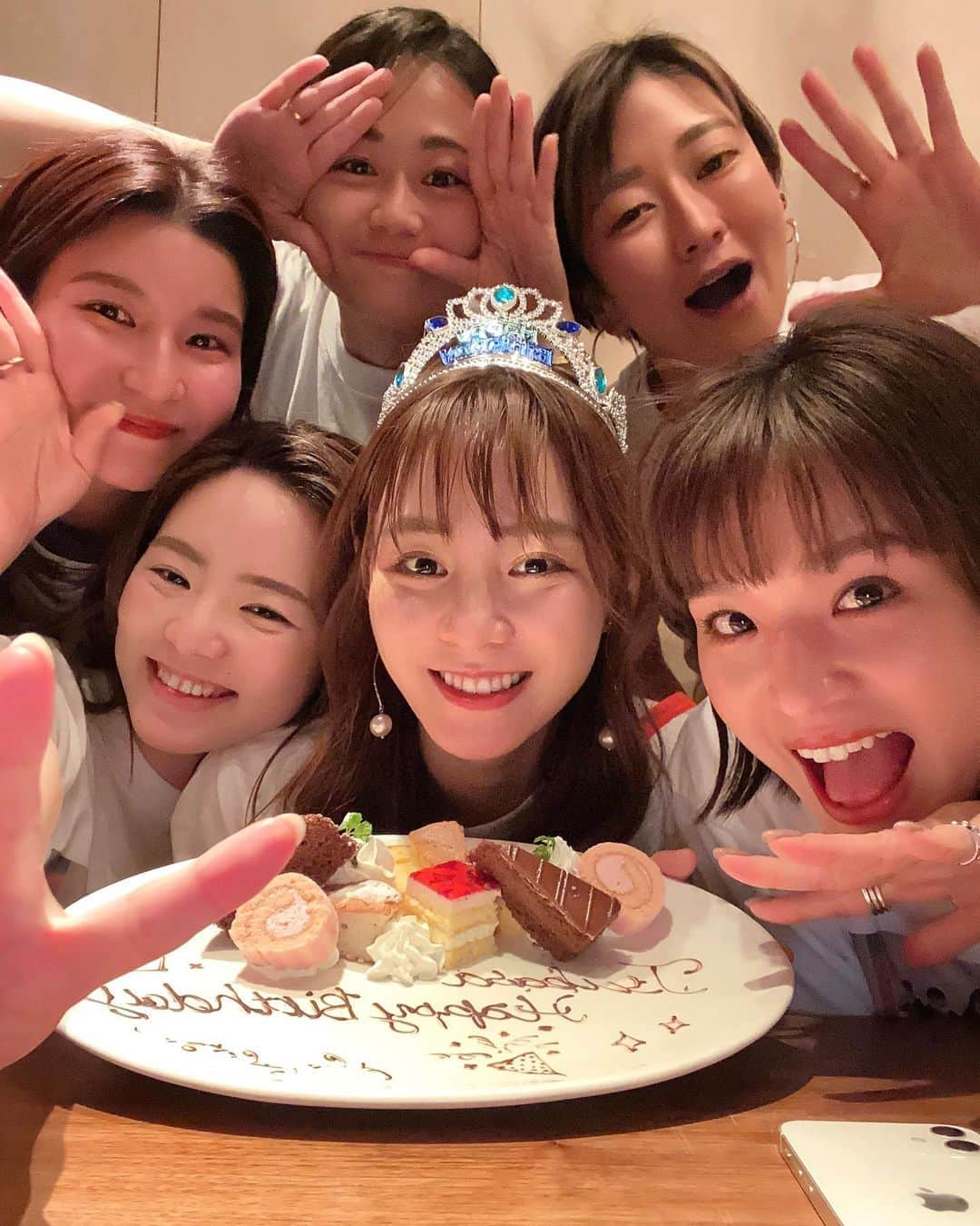 利水翔さんのインスタグラム写真 - (利水翔Instagram)「. お誕生日パーティーしてくれた時の 写真をぺたり🩷☺️  サプライズで面白い Tシャツ作ってくれてたり😂  ドッキリで登場してくれたり☺️🩷  卓球したり🏓 ボーリングしたり🎳  沢山笑って幸せ一杯の １日でした🥺🤍🩷  p.s Tシャツよくみると 皆んなの名前と両親の名前が🥺  パラサイトのパロディ風に作ってくれたみたいで 面白、嬉しかったです🌸  みんな本当にありがとー🫶🤭🩷 写真見返す度に余韻に浸ってます😚  #birthday #bd #may #second  #52  #friends #happy #tokyo #life #誕生日 #サプライズ」5月15日 18時48分 - tsubasa.toshimizu