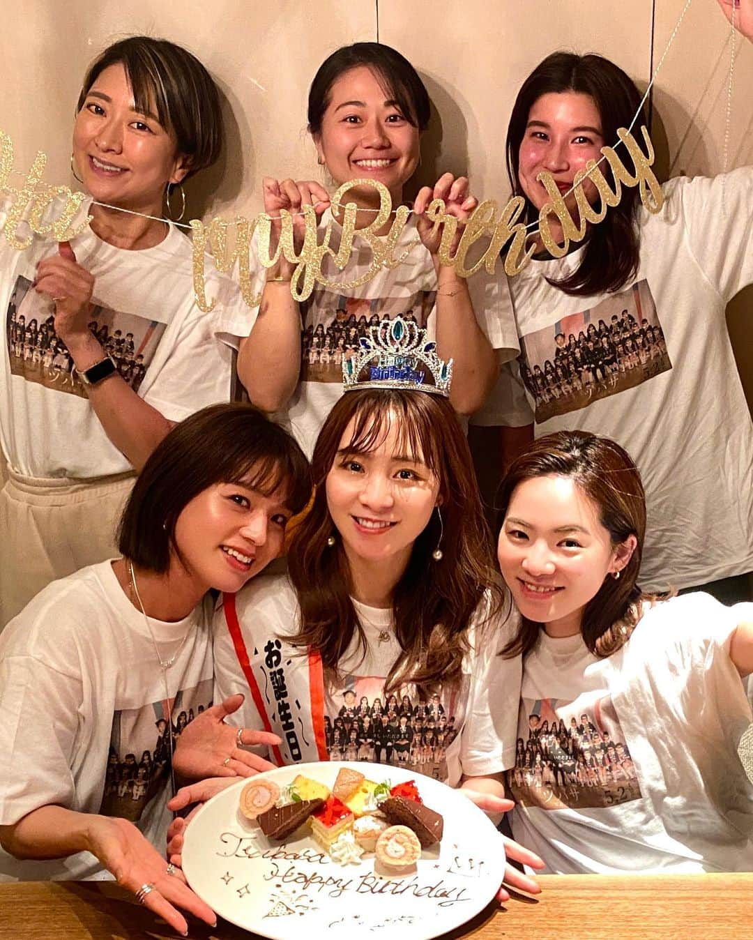 利水翔さんのインスタグラム写真 - (利水翔Instagram)「. お誕生日パーティーしてくれた時の 写真をぺたり🩷☺️  サプライズで面白い Tシャツ作ってくれてたり😂  ドッキリで登場してくれたり☺️🩷  卓球したり🏓 ボーリングしたり🎳  沢山笑って幸せ一杯の １日でした🥺🤍🩷  p.s Tシャツよくみると 皆んなの名前と両親の名前が🥺  パラサイトのパロディ風に作ってくれたみたいで 面白、嬉しかったです🌸  みんな本当にありがとー🫶🤭🩷 写真見返す度に余韻に浸ってます😚  #birthday #bd #may #second  #52  #friends #happy #tokyo #life #誕生日 #サプライズ」5月15日 18時48分 - tsubasa.toshimizu