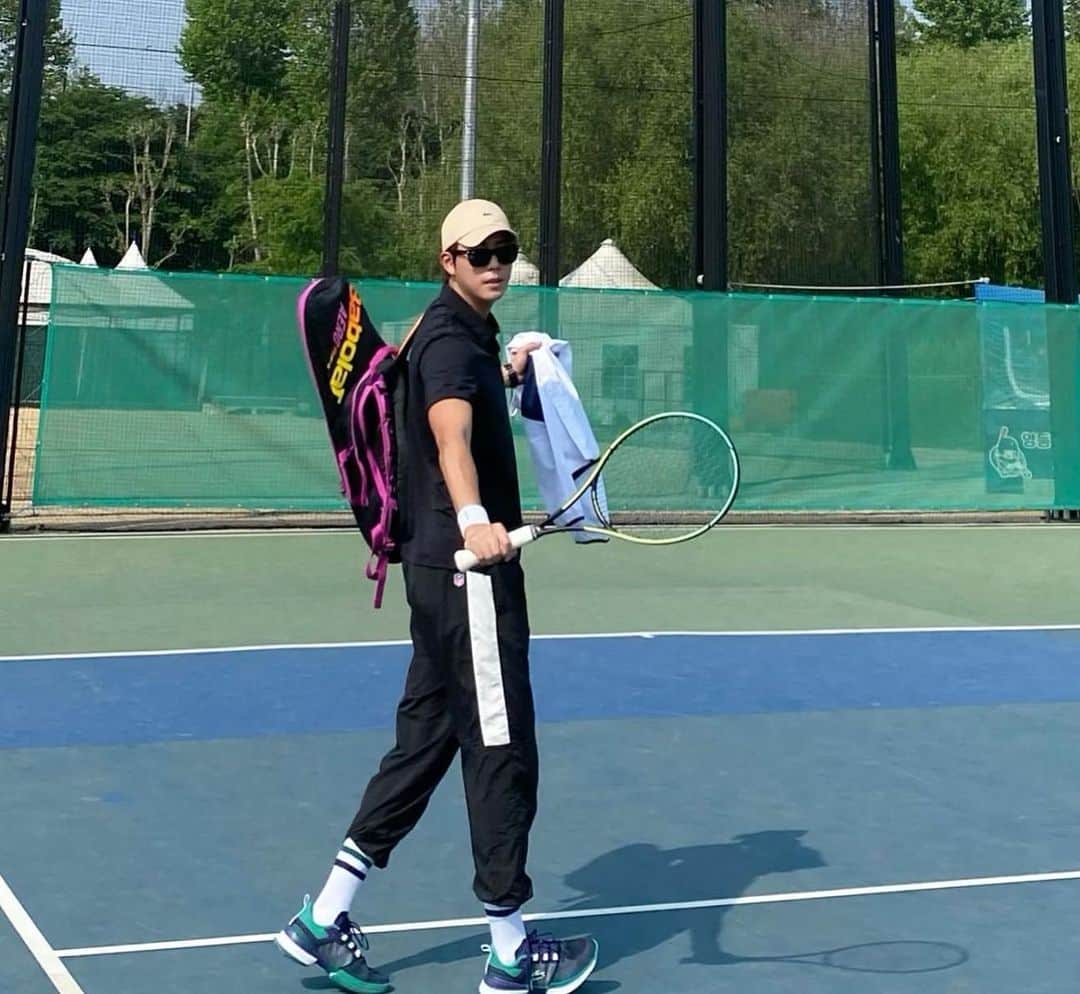 シン・ジフンさんのインスタグラム写真 - (シン・ジフンInstagram)「매일 테니스 치고싶은 남자 🎾  저좀 불러주세요 🫶  #테니스 #tennis #내일은위닝샷」5月15日 18時49分 - sj_hooon
