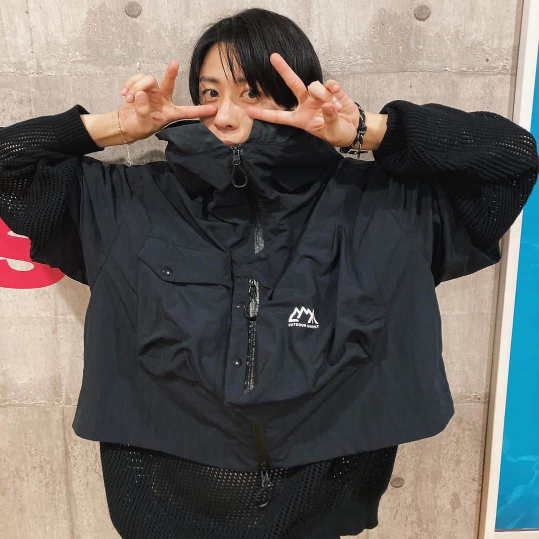 りゅうとのインスタグラム：「昨日はSTAR RUSHありがとうございました。  みなさんと同じステージに立てて 幸せです。 僕の曲をカッコよくしてくれて ありがとうございます＾＾ みんなのダンスがめちゃくちゃカッコよかったし、歌ってて気持ちよかったです。 たくさんの人に響いたと思います！！ みなさんのおかげで最高なステージになりました。 ありがとうございました♡ (BBQしたいです)  @pisutatio.6 🫸🤛 @tatsumi.s_sleepy 🕶️👒  そして衣装がやばい！！ モチベ上がりまくりデス！！ カッコエエ衣装ありがとうござます！！ @katasho_0698」