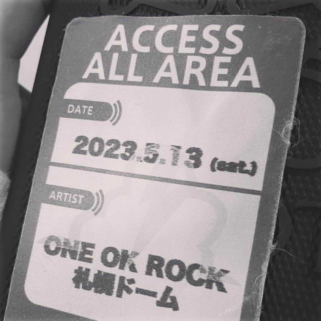 のインスタグラム：「Great seeing the boys slay at Sapporo dome:) 付き合い長過ぎて照れなのか久々友達会っても何も写真撮らずに終わるわ笑 ファイナル行けてよかった。 #oneokrock」