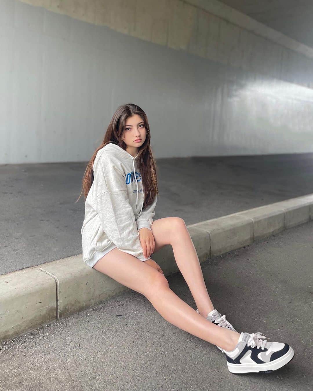 りりあのインスタグラム：「#ᴏᴏᴛᴅ  ᴛᴏᴘs 11981491 ʙᴏᴛᴛᴏᴍs 9979340  sʜᴏᴇs 5403787  ᴅɪsᴄᴏᴜɴᴛ ᴄᴜᴘᴏɴ “ʟɪʟʟɪᴀ”  明日は体育祭。がんばる！  #ootd #casualstyle #sweatshirt #SHEIN #SHEINforall #スウェットコーデ #カジュアルコーデ」