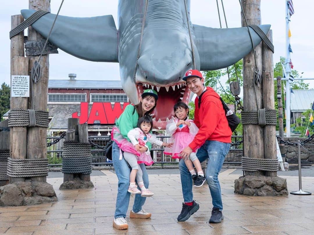 加藤千暁のインスタグラム：「ユニバに行ってきた🤍 最高に楽しかったのでたくさんあげます☺️🤍 背測ってもらって全然足りなかったの写真🤳らぶ笑 #ユニバーサルスタジオジャパン #usj」