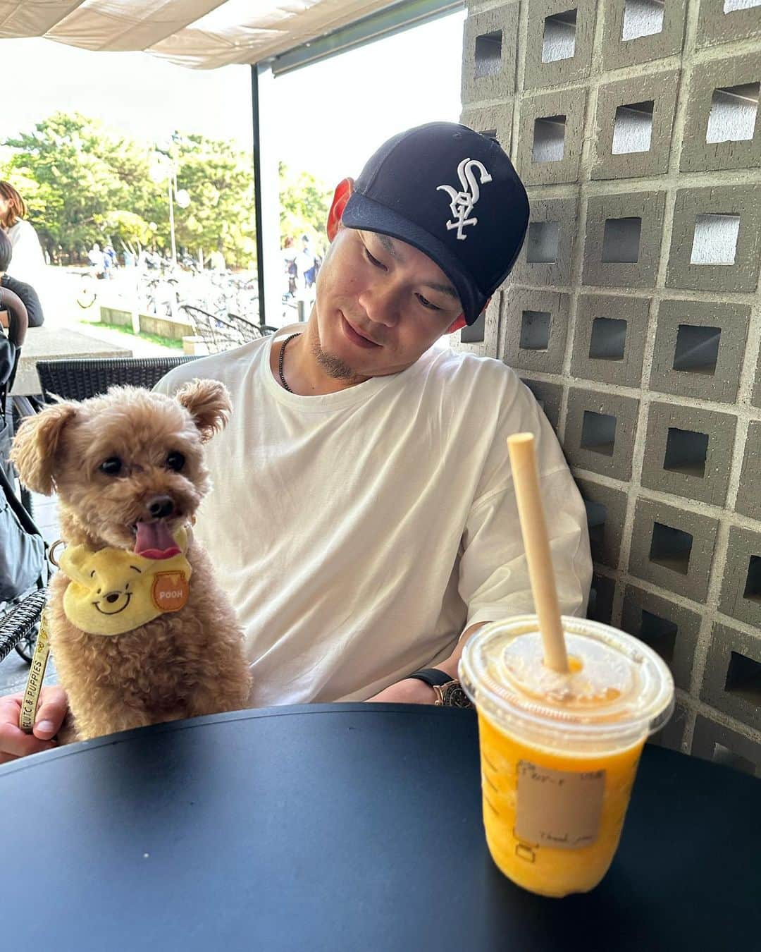 牧原大成さんのインスタグラム写真 - (牧原大成Instagram)「お散歩おこげ🐶🐶  元気に歩き回って楽しかった😆😆  あずきはいろんなわんちゃんにグイグイ行ってました笑」5月15日 19時01分 - taisei.makihara