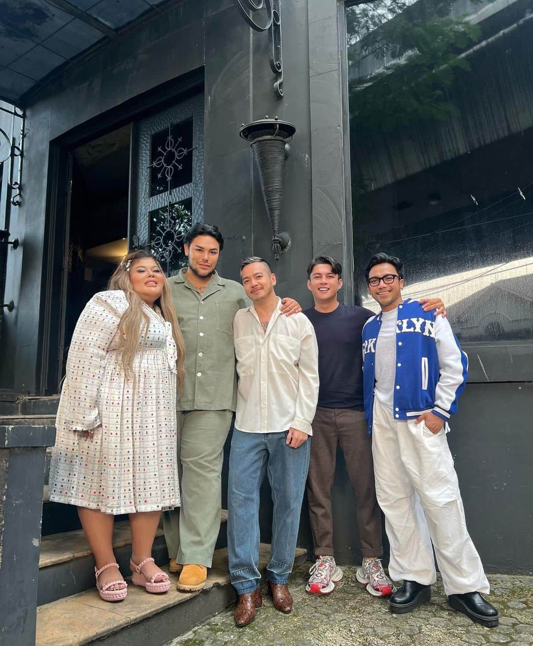 Ivan Gunawanさんのインスタグラム写真 - (Ivan GunawanInstagram)「Good friends will lighting up our lives with laughter, support, and love. Keep your good friends always around you.  #ivangunawan #goodfriends #supporteachother」5月15日 19時12分 - ivan_gunawan