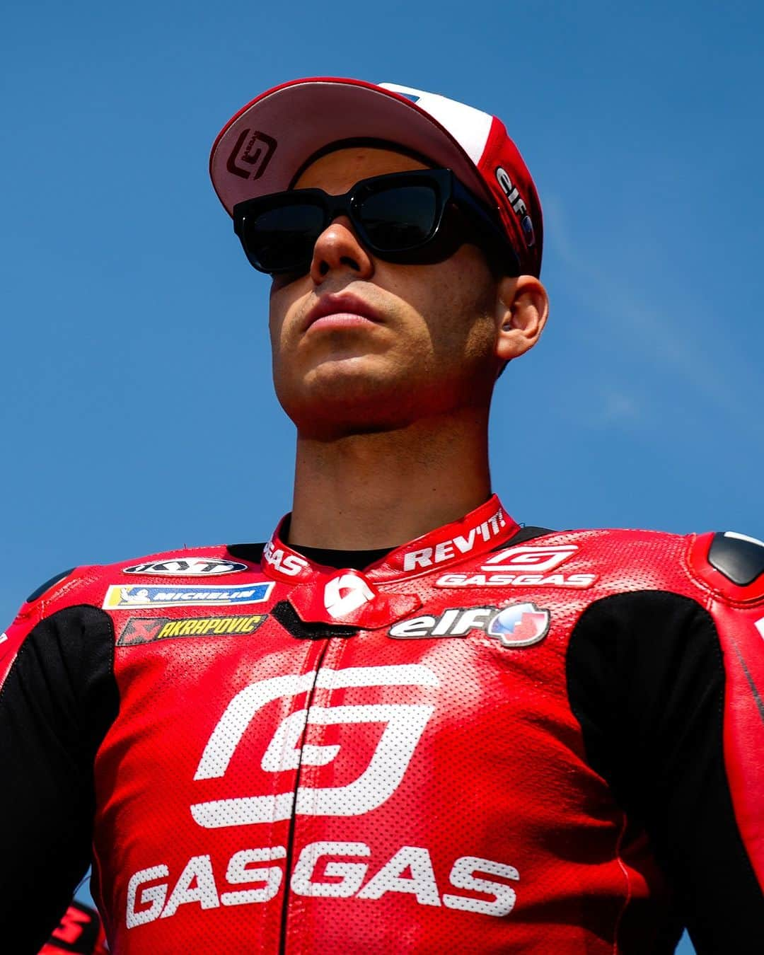 MotoGPさんのインスタグラム写真 - (MotoGPInstagram)「Full focus ahead of a historic race! 🧘‍♂️ #SwipeLeft ⬅️ to enjoy the best shots from the #GP1000 grid! 🙌  #FrenchGP 🇫🇷 #MotoGP #Motorsport #Motorcycle #Racing」5月15日 19時05分 - motogp