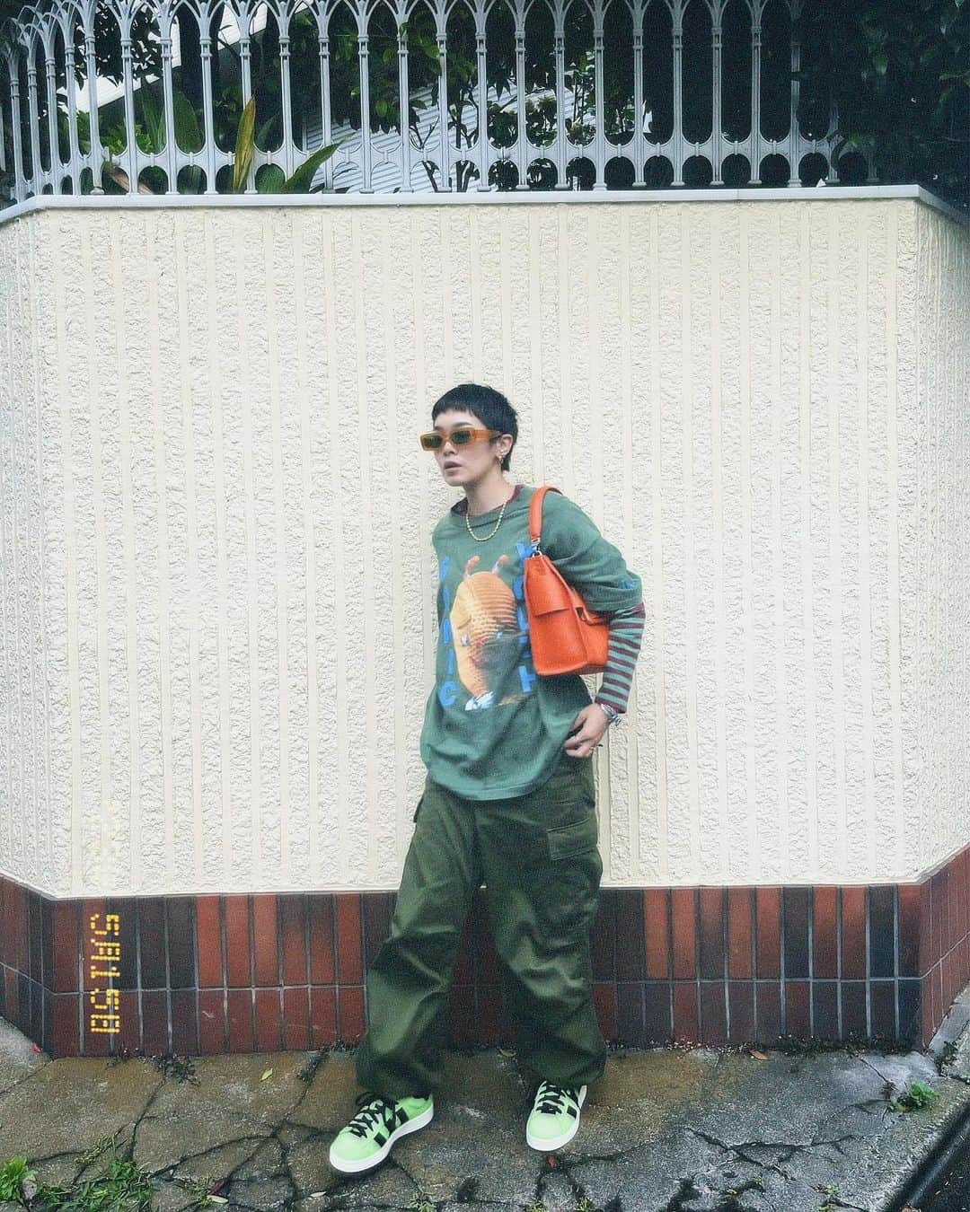 畠山千明のインスタグラム：「☘️🦖✳️🧩💚 CAMPUS00s @adidastokyo  ちょっとゆる〜いデザインの古着Teeに合わせたくて グリーンをチョイス💚」