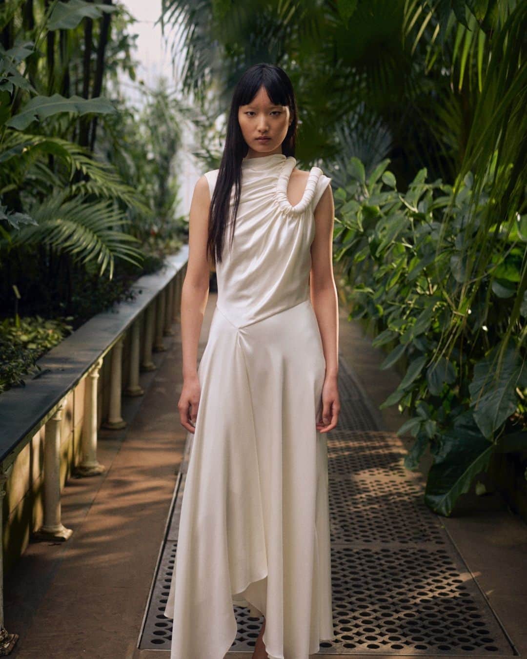 MATCHESFASHION.COMのインスタグラム：「Occasion dressing: upgrade your wardrobe with minimal effort thanks to maxiumum-impact dresses from @roksandailincic.」