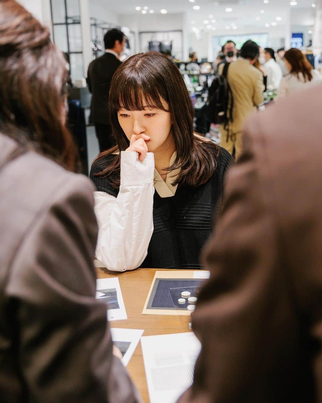 田島芽瑠さんのインスタグラム写真 - (田島芽瑠Instagram)「新しく生まれ変わったSUIT SQUARE TOKYO GINZA店にお邪魔してきました🌻  初めてオーダースーツを作っていただきました！形や生地、ボタンまで細かいところも全部こだわって自分専用のスーツが作れて楽しかった🥺しかもTOKYO GINZA店では骨格診断士の方によるスタイル診断も期間限定で体験できるので自分に合わせて作ってもらえるからめっちゃ嬉しい！  6/18（日）まで全品10%OFFのセールしているようです。※オーダーは対象外です 届くのが楽しみ！！！！  #THESUITCOMPANY　 #SUITSQUARE　 #スーツスクエア #オーダースーツ　#pr」5月15日 19時38分 - meru_chan_official