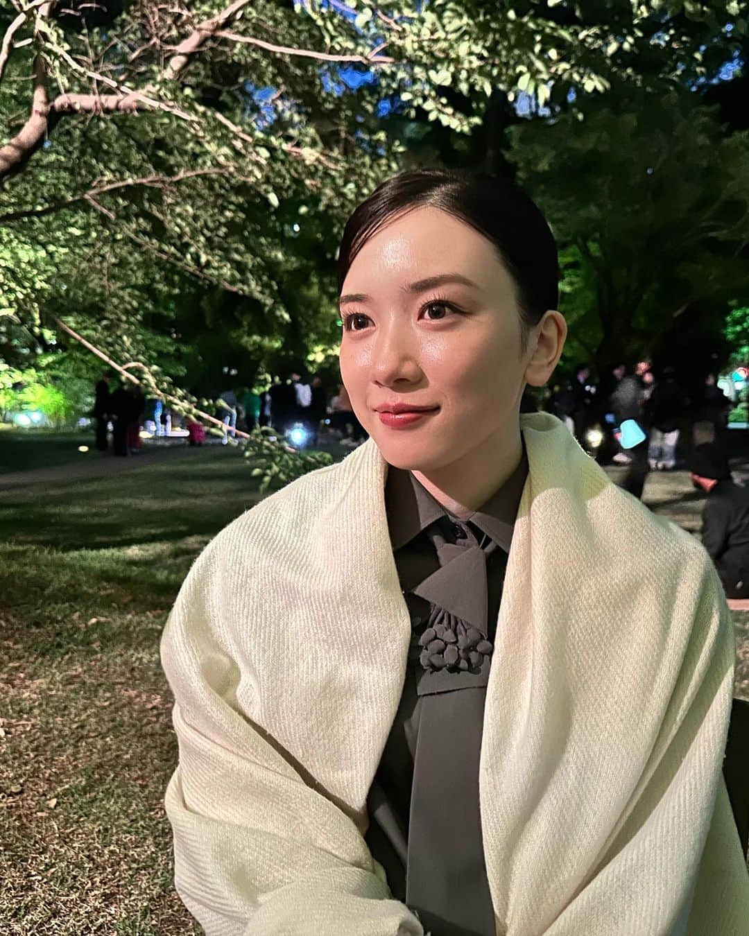 永野芽郁さんのインスタグラム写真 - (永野芽郁Instagram)「・ 世界巡回型イベント「PRADA MODE」に行ってきました☺️  最後のページ、オフショットを載せときます🤫🤫   #永野芽郁  #PRADAMODE #最後に #オフショット #載せちゃいます #📸 #🤫☺️  #最後まで #見てください #😂」5月15日 19時37分 - naganomei_staff