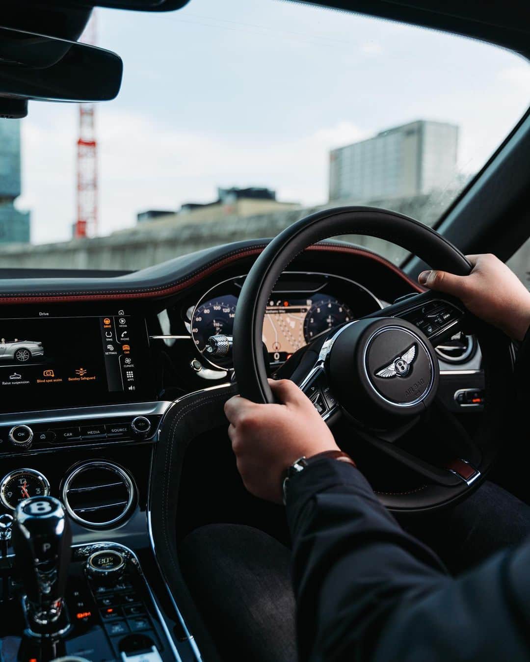 ベントレーさんのインスタグラム写真 - (ベントレーInstagram)「Panoramas with or without the sunroof. #ContinentalGTC #Speed _ #Bentley Continental GTC Speed (W12) WLTP drive cycle: combined fuel consumption: 20 mpg (14.1 l/100 km), combined CO₂: 320 g/km」5月15日 19時59分 - bentleymotors