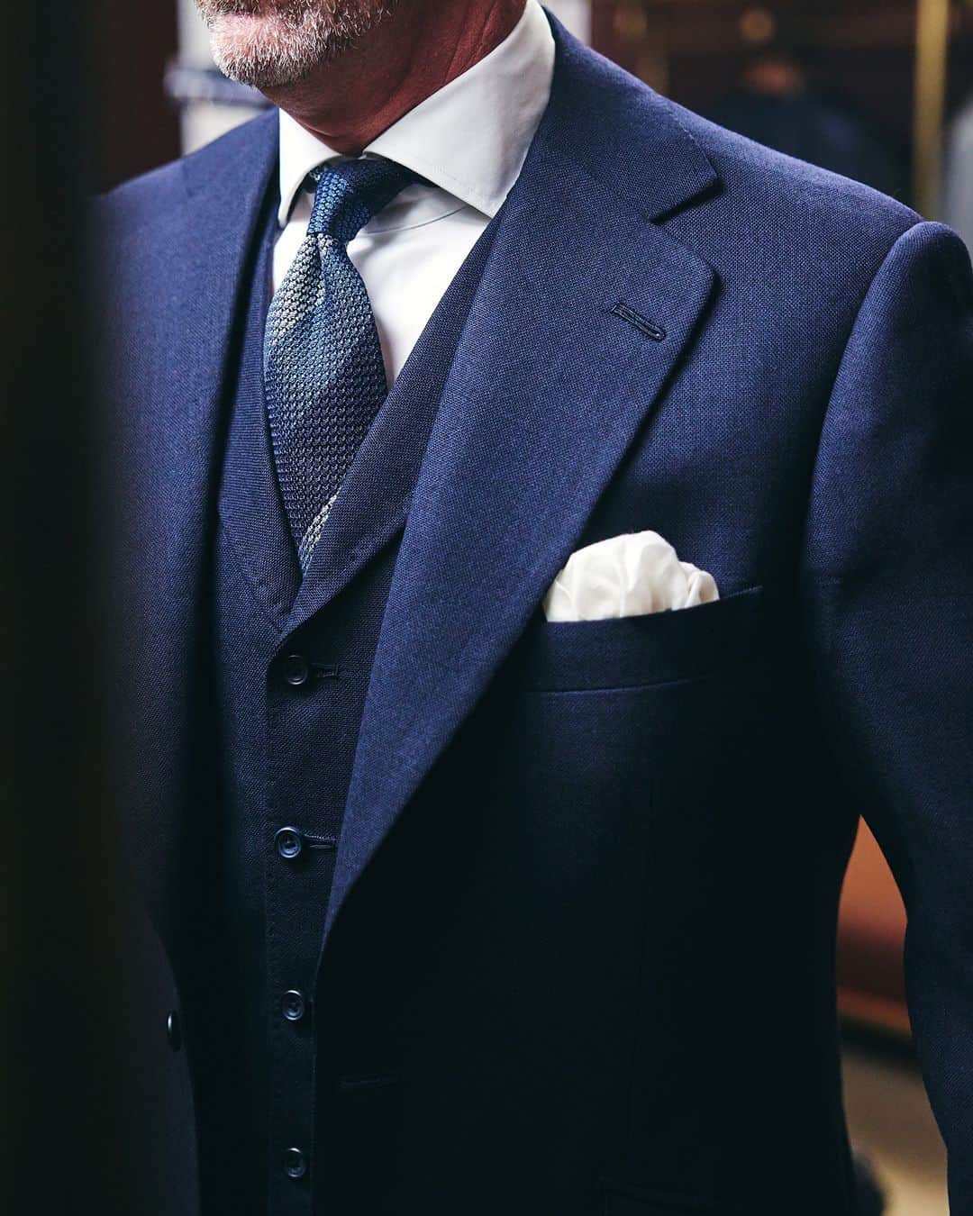 ハケットのインスタグラム：「In our Flagship store you can experience the luxury that is unique to Savile Row, bespoke tailoring at its finest.  #HowToHackett」
