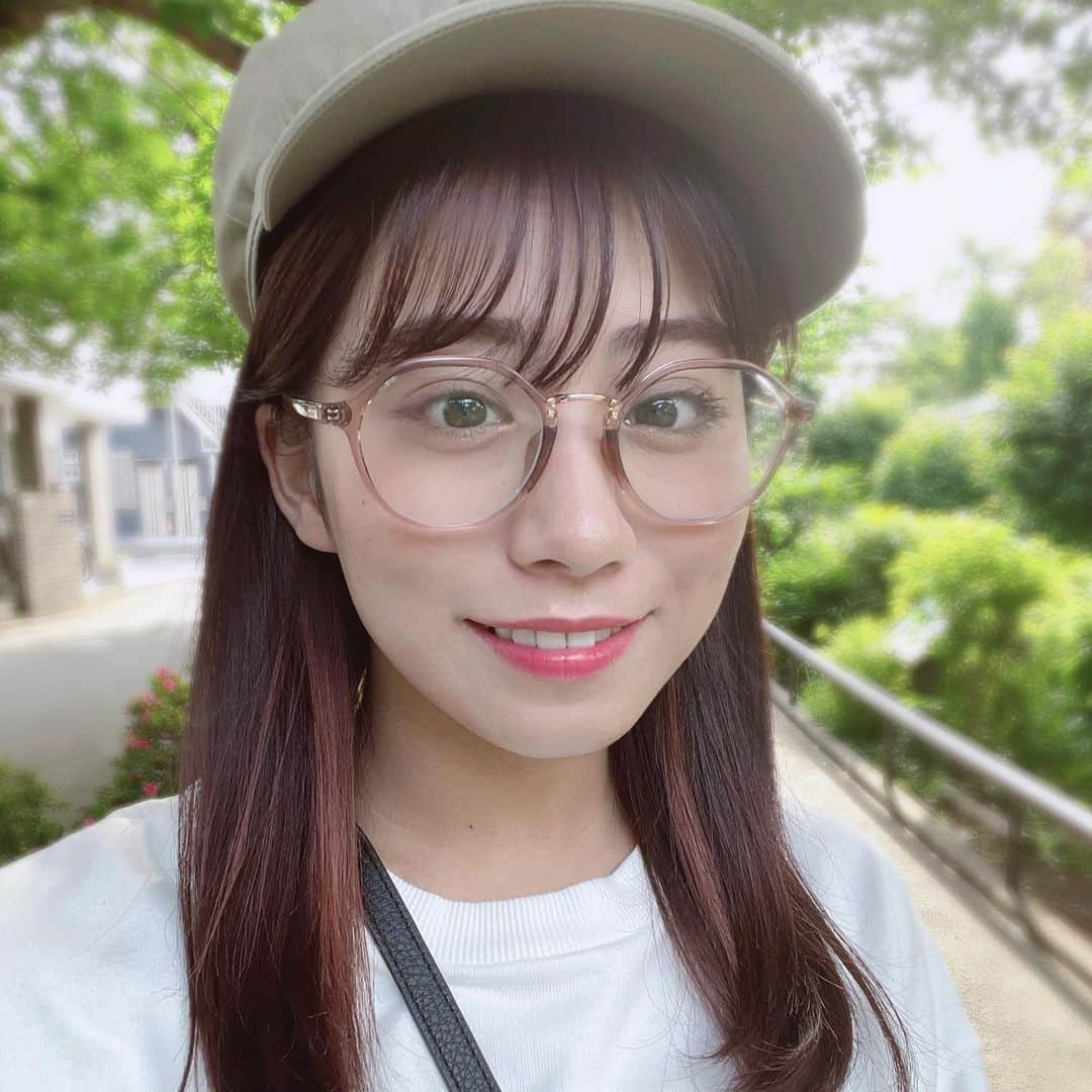 坂本遥奈さんのインスタグラム写真 - (坂本遥奈Instagram)「megane👓♡  この1週間のうちに なんか顔が大人になったね⁇  って3人から言われた🥱🤭  え？顔ってそんな 急に大人になるもの⁈🥹🥹  #TEAMSHACHI#坂本遥奈#japanese#japanesestyle #japaneseidol #idol #fyp#instagood #instafashion #instalike #japan #followme#hair」5月15日 20時13分 - haruna_sakamoto_official