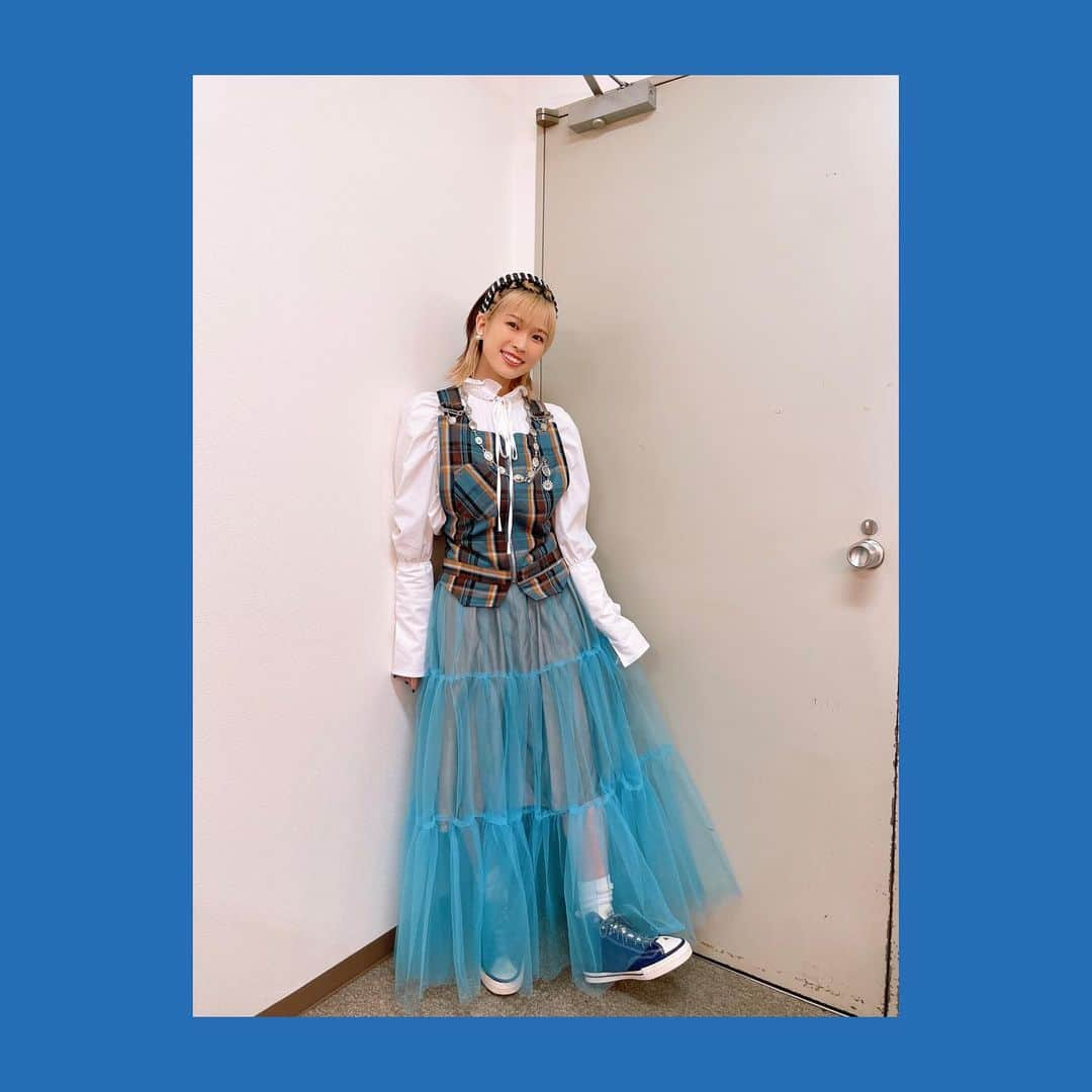 青山吉能さんのインスタグラム写真 - (青山吉能Instagram)「#0513 #0515 ・ BD liveがあり、BDがありました。 詳しくはコラム #みずプレ で語りましたので是非に📚 最後の写真は、アイメイクが可愛かったのだという写真です😂 ・ 5/15。 すでにたくさんのお祝いありがとうございます！ これからもみなさん宜しくお願い致します！ ・ ・ #青山吉能 #され青」5月15日 20時16分 - yopipinsta555