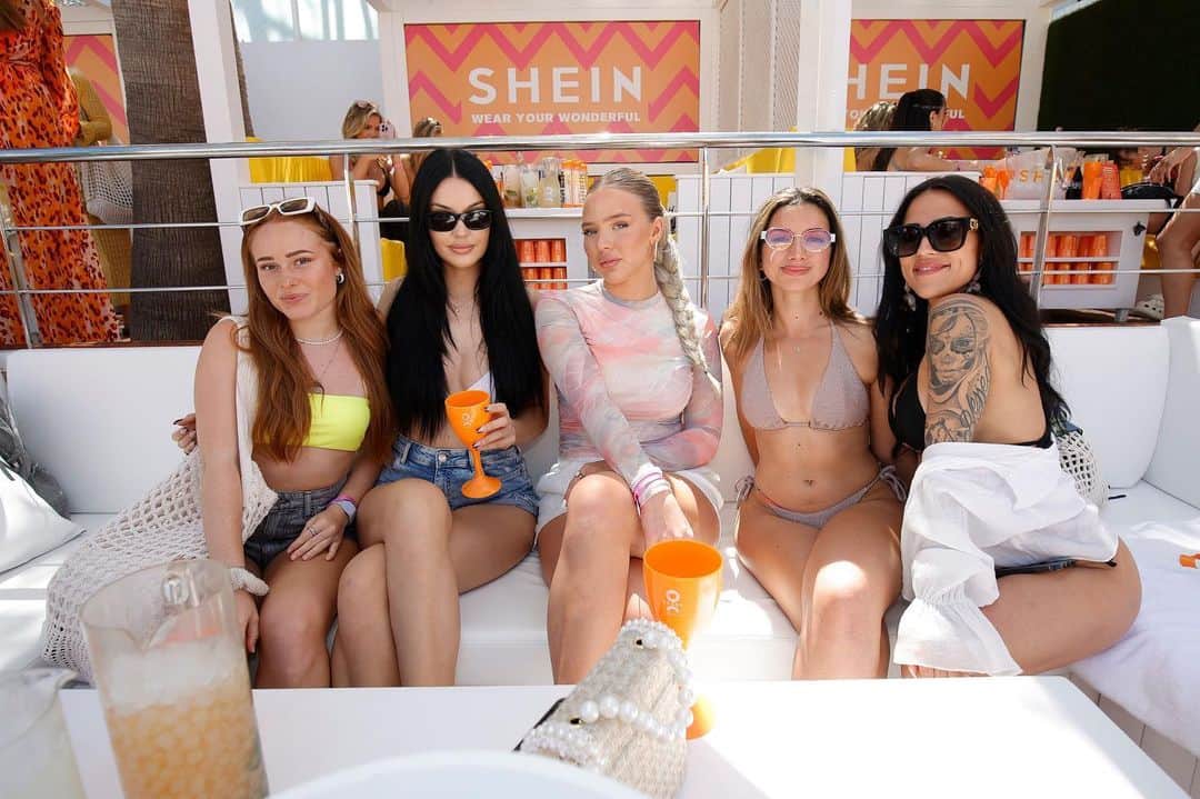 SHEINのインスタグラム：「The memories we made at #SHEINXObeachIbiza will go down in pool party history 🌊🙌 We served cool libations, legendary looks, and fun we won’t soon forget! 🎉🥂 Can‘t wait to see you again, Ibiza! Until next time 😎🏊  🔗: https://shein.shop/pcm15wh  #SHEINXObeachIbiza #meetSHEIN #SHEINparty」