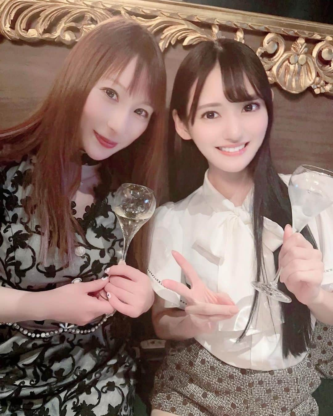 橋本れいかのインスタグラム：「八掛うみちゃん♡  お顔小さいしスタイル良すぎるぅ🥹✨ そしてとてもいいこで会うたび好きになります♡♡  来月、うみちゃんのレッドドラゴンでのイベントもあるみたい🥂 また会えるといいなぁ💓  ୨୧┈┈┈┈┈┈┈┈┈┈┈┈┈┈୨୧  Twitter新しくなりました ↪︎ reikasensei1023  よろしくお願いします♡  #橋本れいか #れいか先生 #レッドドラゴン #RedDragon #六本木 #キャバクラ #八掛うみ ちゃん」