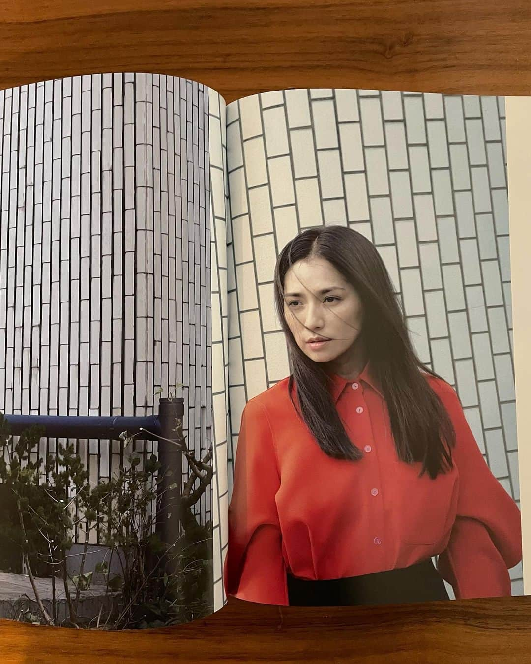 野波麻帆さんのインスタグラム写真 - (野波麻帆Instagram)「. @hermagazineofficial   マイシスまーちゃん、  @masami_nagasawa   ねおちゃん @neo_inoue  のあちゃん @noanakada0621   と一緒に仕事できて嬉しかったし 楽しかった　😌❣️  Thanks for @jamesoliver_tno  @masataka_hattori  @yoshikazumiyamoto  @yukio_sugaya_works  @marikishi_her  💋」5月15日 20時43分 - mahononami