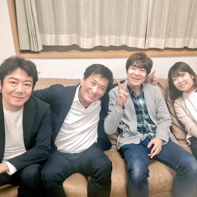 藤岡幸夫さんのインスタグラム写真 - (藤岡幸夫Instagram)「昨晩は沢山のお客様に深謝🥰井上道義さん、池辺晋一郎先生、服部百音さん、東京フィルコンマス近藤薫さん＆杉浦文さん、N響中村洋乃理さん。写真撮れなかったけど秋山和慶先生、大谷康子さん、渡辺俊幸さん、角野隼斗さんetc　スリーコンダクターズが高価なユンケルを沢山プレゼントしてくれました🤣 新しい作品の誕生を楽しく聴いてもらう、新しい演奏会になった手応え❗やって良かった❗幸せでした🤩 関係者の皆様ありがとうございました❗ 演奏会の模様はエンターザミュージックで複数回に分けて放送します🥰」5月16日 6時13分 - sachio_fujioka