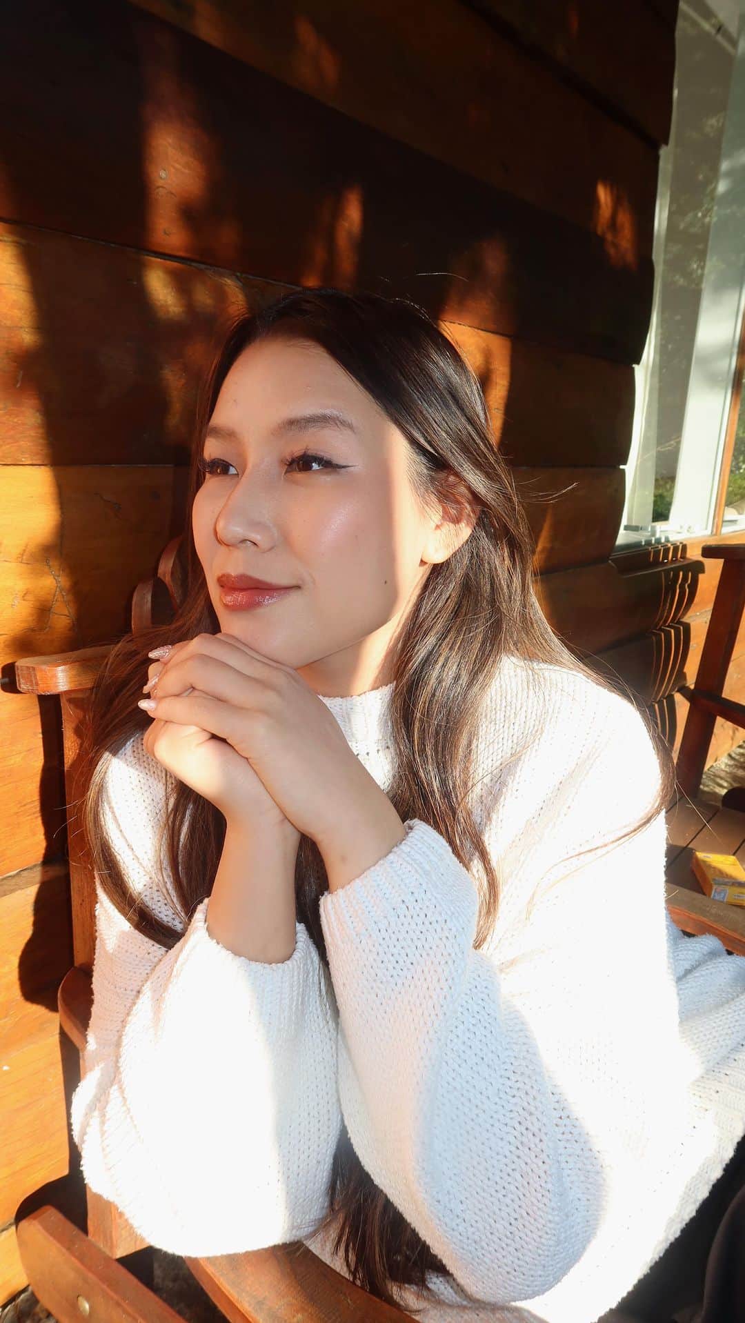 M·A·C Cosmetics BRのインスタグラム：「Amei a Caneta 2 em 1 Corretivo e Base Studio Fix Face Pen  da @maccosmeticsbrasil! Ela é super versátil e pode ser usada como corretivo e/ou base, tem algo mais prático que isso?  Nesse vídeo, ensino para vocês umas das técnicas chinesas que eu amoooo para deixar a pele corrigida e com efeito clean! Já quero ver vocês testando!   Utilizem o meu cupom face-Pri para 15%off no site de MAC exceto últimos lançamentos, mini mac, viva glam e produtos remarcados e corre para garantir seus queridinhos!  #MACSTUDIOFIXFACEPEN」