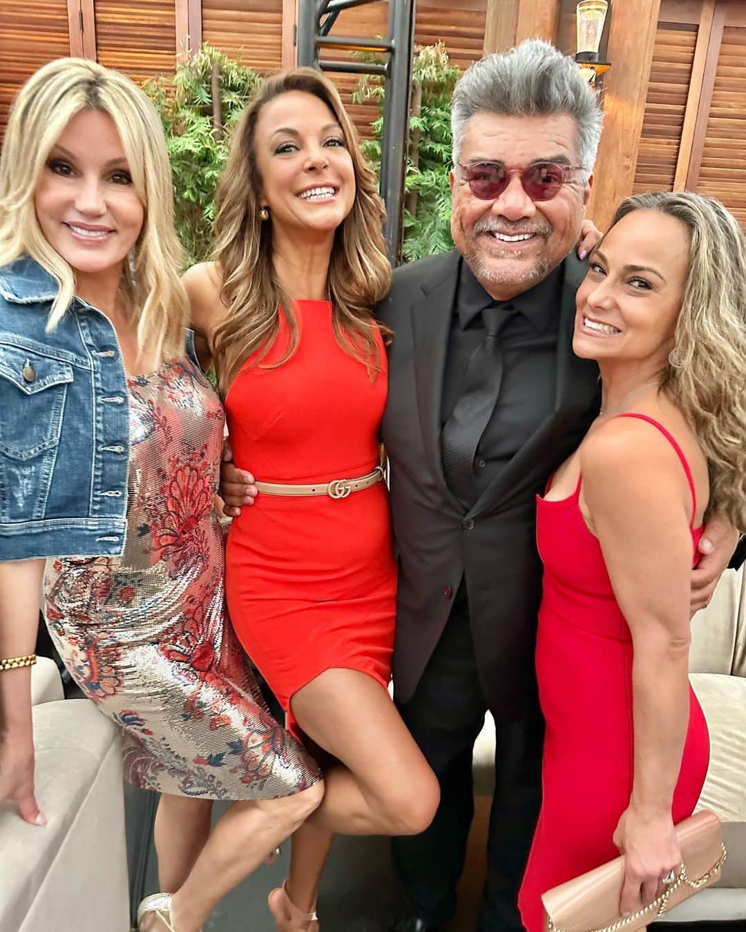 のインスタグラム：「What’s a little fun photo dump between friends! #lovethecompanyyoukeep❤  @georgelopezfoundation」