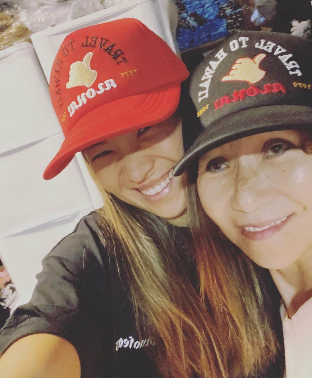 エビアン・クーさんのインスタグラム写真 - (エビアン・クーInstagram)「Happy Mother’s Day 💗 When our store used to open until midnight I’ve NEVER heard you complaining about work - you are the hardest working person I know. I can go on and on about you. You are so special!!! I am so lucky to be born and have you as my mother. I am who I am today because of you. 我愛你💛   ママは仕事に関して一切文句聞いたことない 夜中に帰ってきてもいつも元気だよね 皆んなにも本当に優しいし。 いつも見習ってます。 今日の私がいるのはママのおかげです。 いつもありがとう ハッピー母の日🌺」5月16日 7時34分 - avian_official